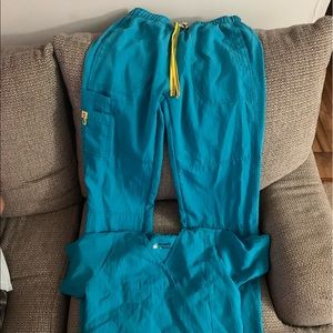 Teal Women’s scrubs